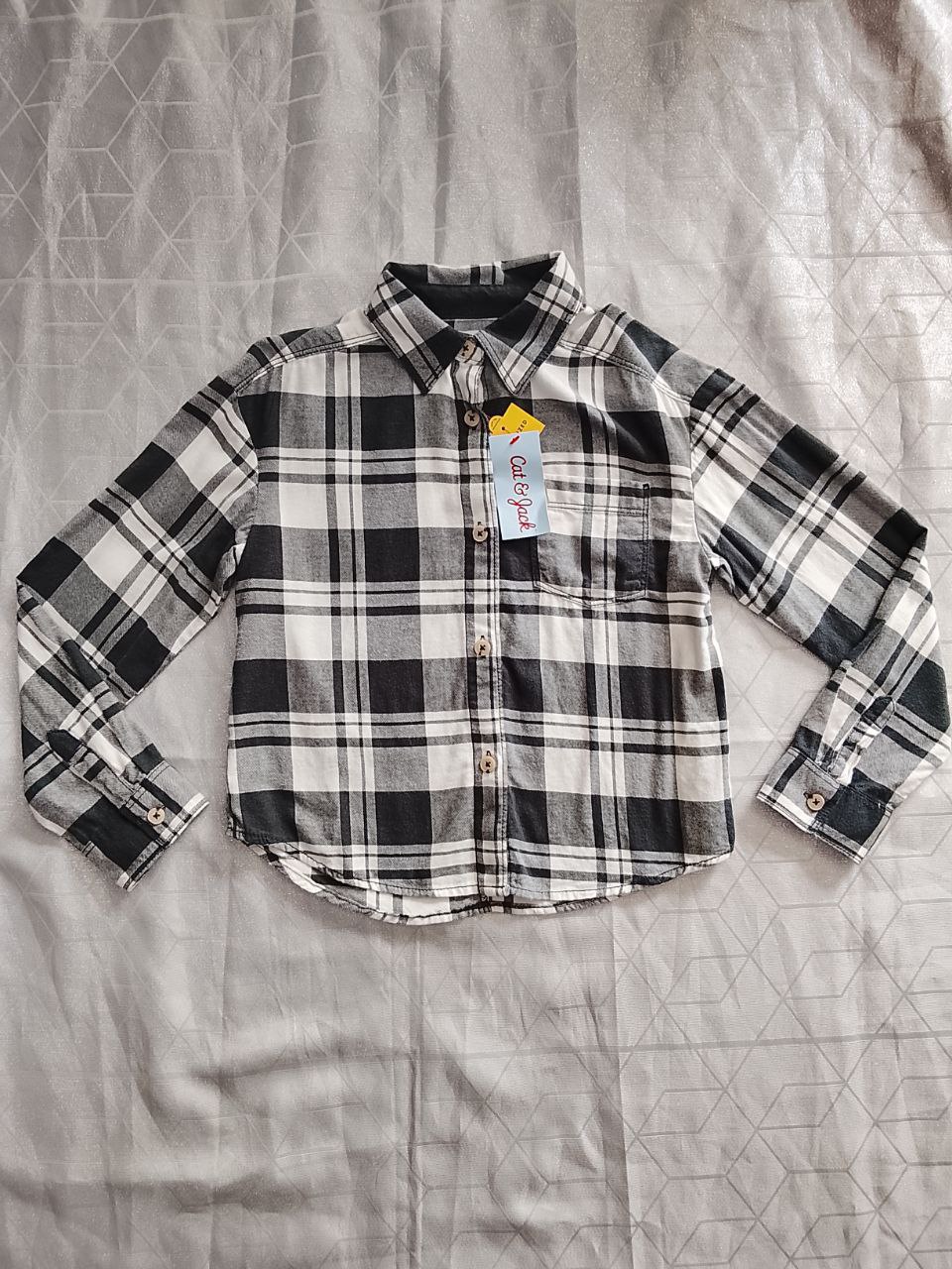 Camisa Cat & Jack Negra y Blanca de Niño