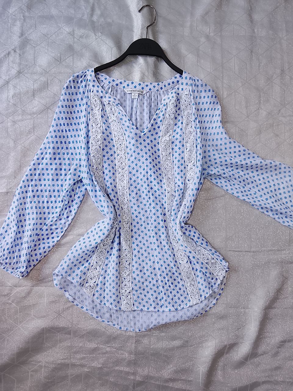 Blusa Counterparts Blanca con Azul de Mujer