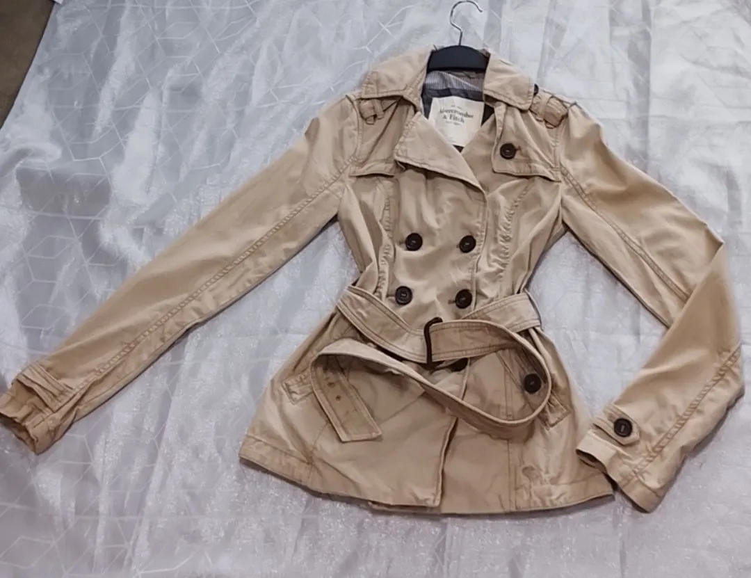 Chaqueta Abercrombie y Fitch Crema de Mujer